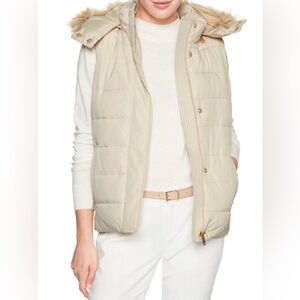 ❤️ Banana Republic puffer vest
with fur trim hood‼️FINAL SALE